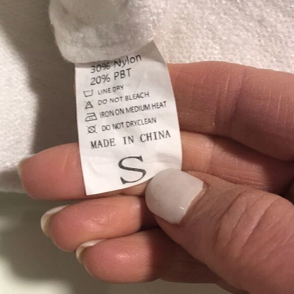 White Sweater   - Picture 4 of 4